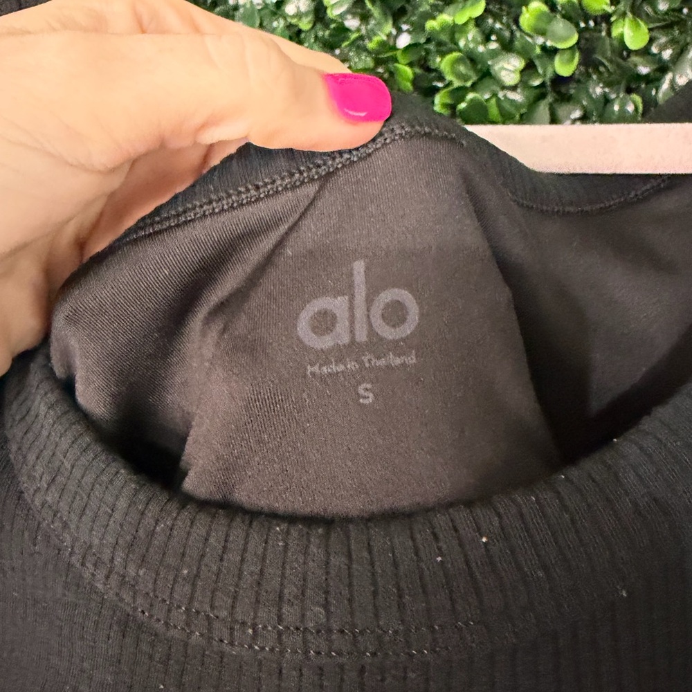 Alo Yoga Black Ribbed Wellness Bra - Picture 3 of 3